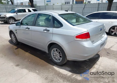 2008 Ford Focus Se/Ses z USA, uszkodzony, nr VIN 1FAHP35N28W140585